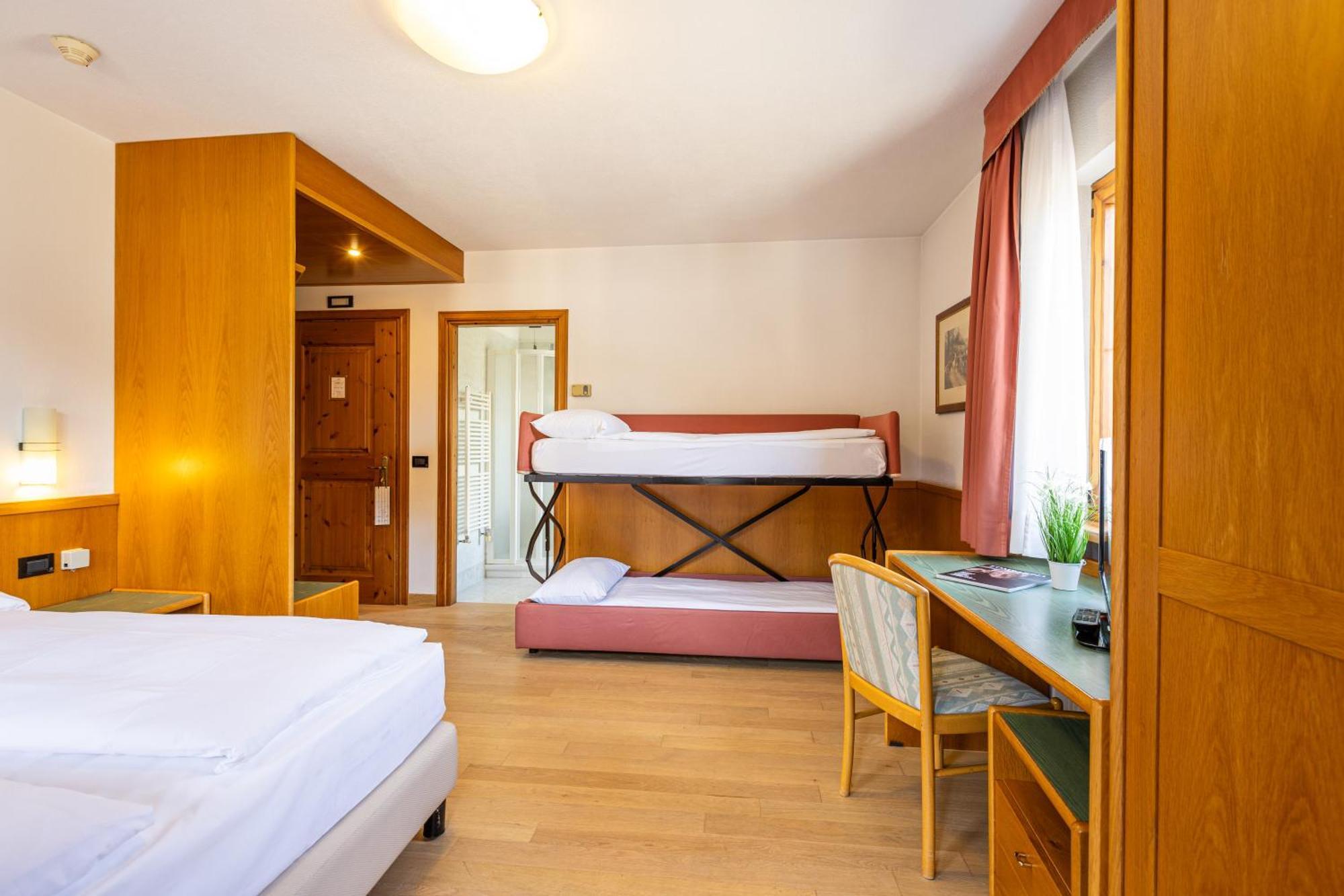 Hotel Cardo Isolaccia Eksteriør billede