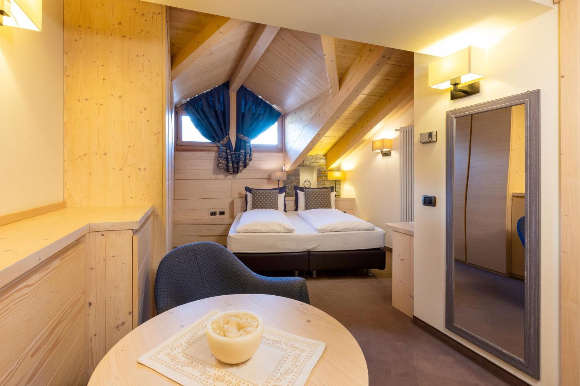 Hotel Cardo Isolaccia Eksteriør billede
