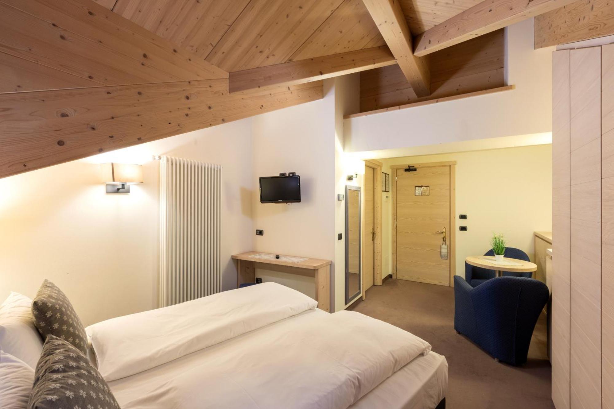 Hotel Cardo Isolaccia Eksteriør billede