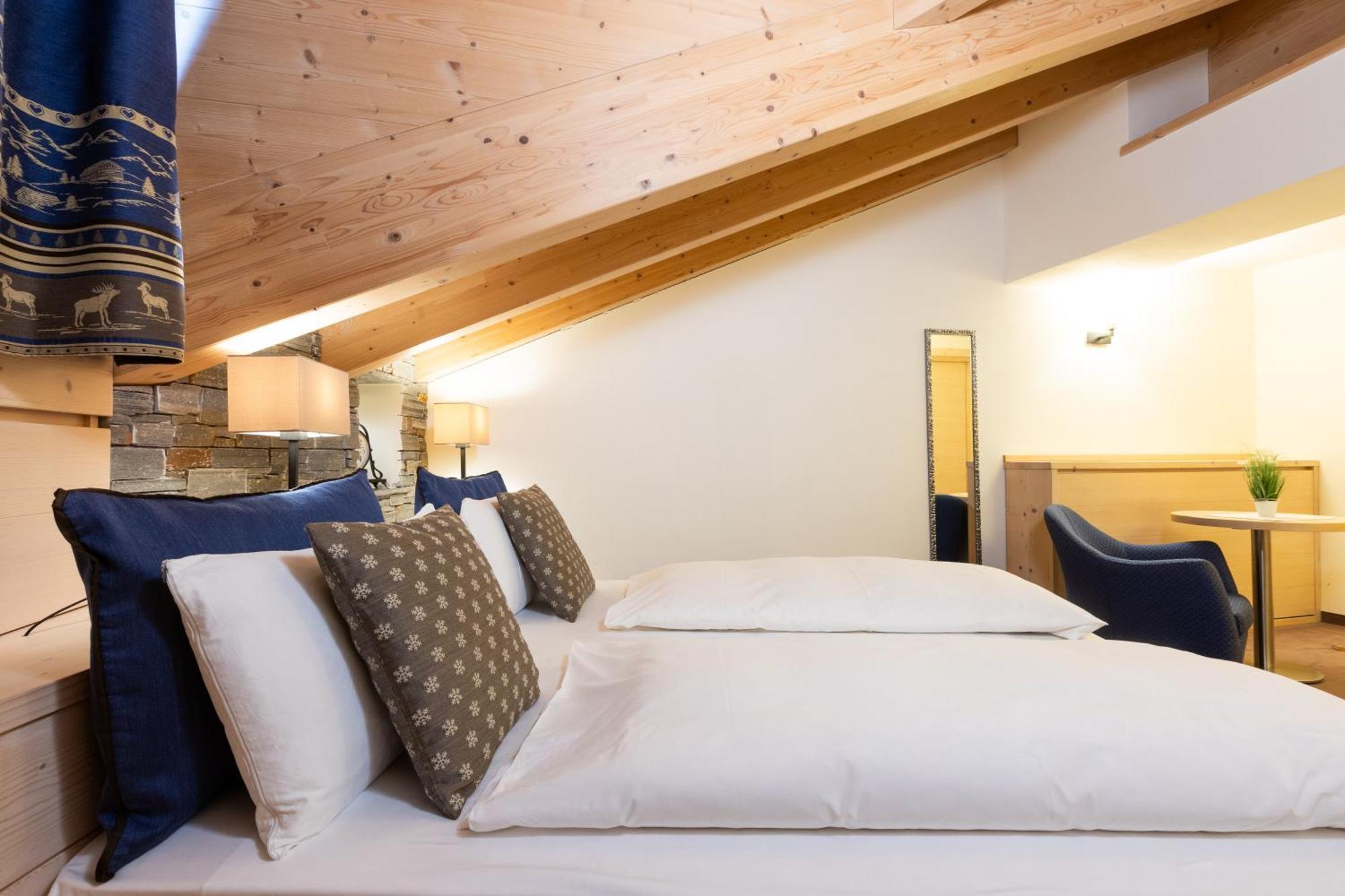 Hotel Cardo Isolaccia Eksteriør billede