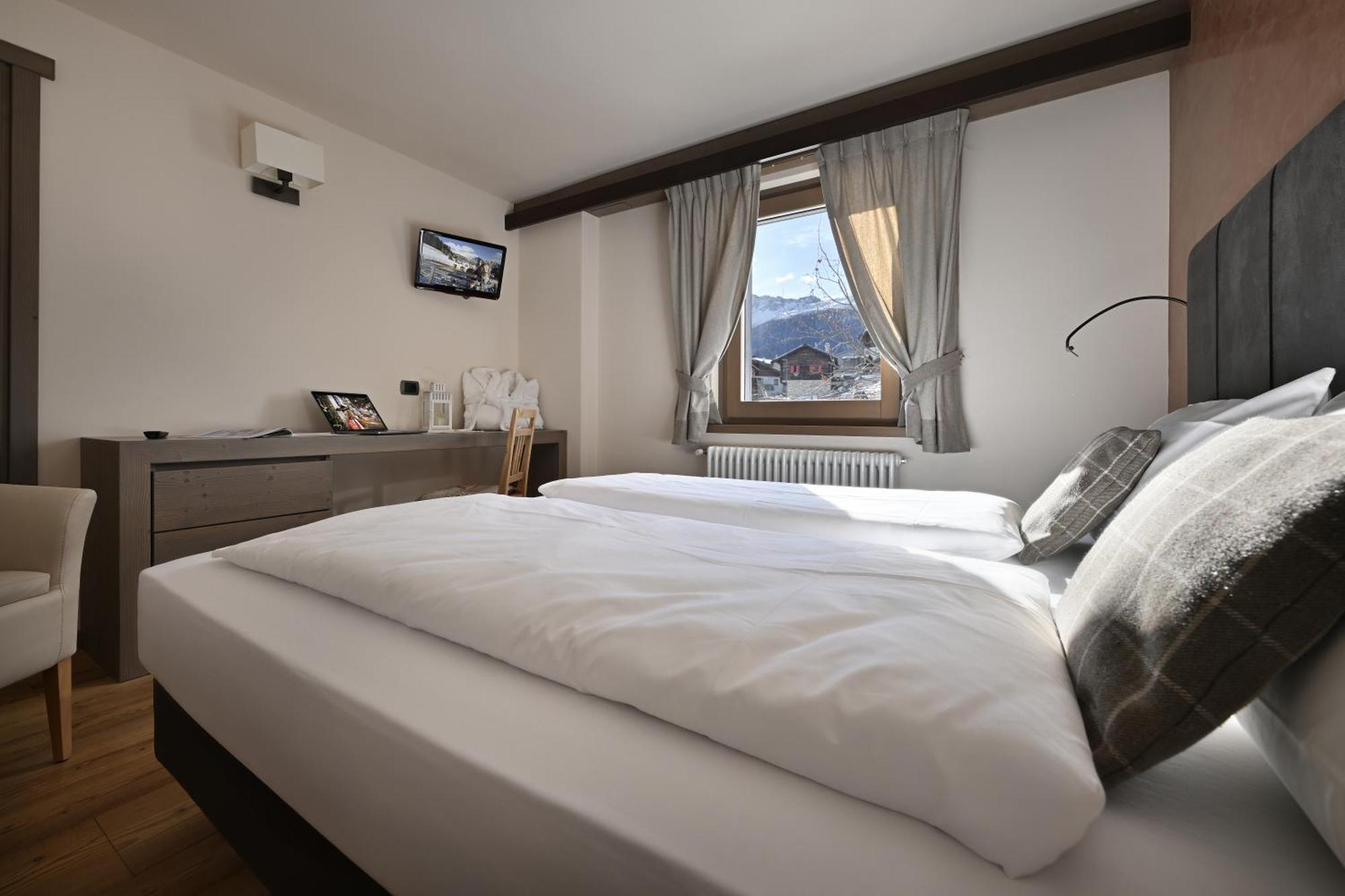 Hotel Cardo Isolaccia Eksteriør billede